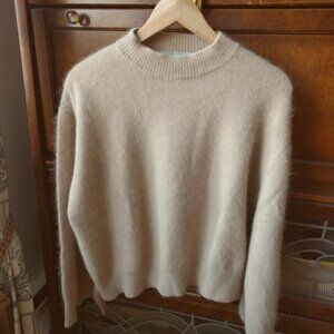 Stunning Camel Angora & Wool Blend Crewneck Sweater